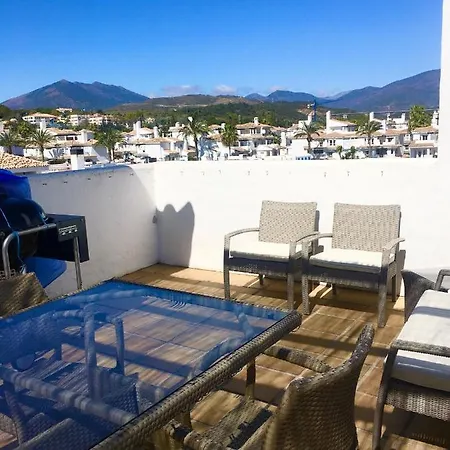 Naranjos Close To Puerto Banus דירה