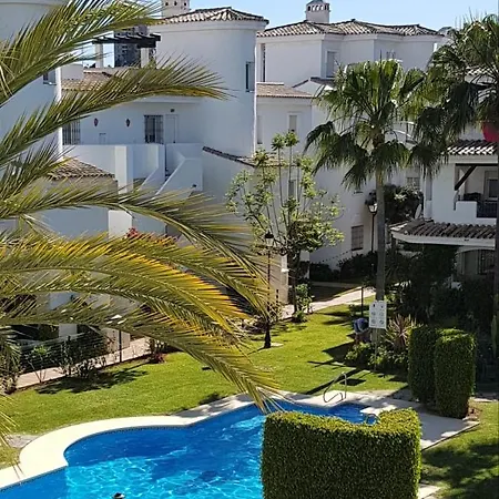Naranjos Close To Puerto Banus 马尔韦利亚