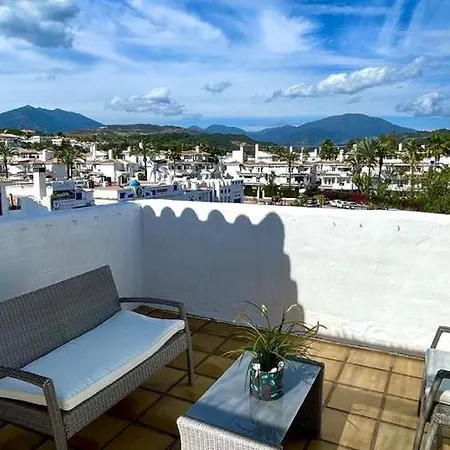 Naranjos Close To Puerto Banus 马尔韦利亚