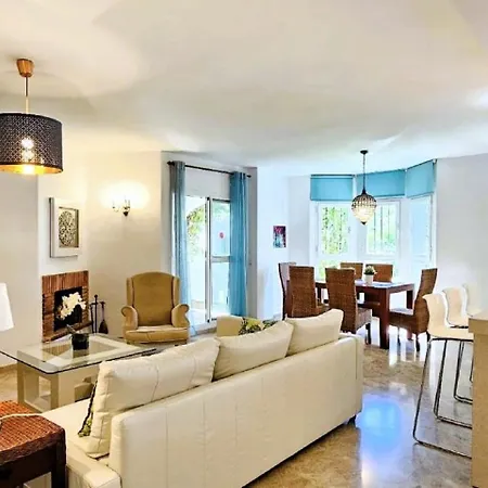 公寓 Naranjos Close To Puerto Banus 马尔韦利亚