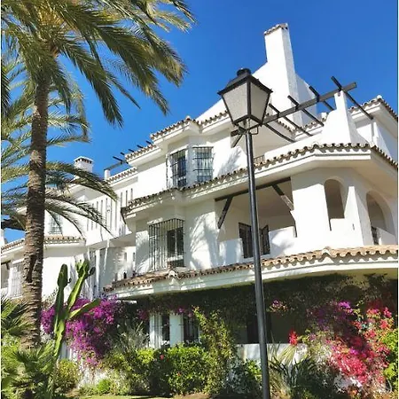 Naranjos Close To Puerto Banus 公寓 马尔韦利亚